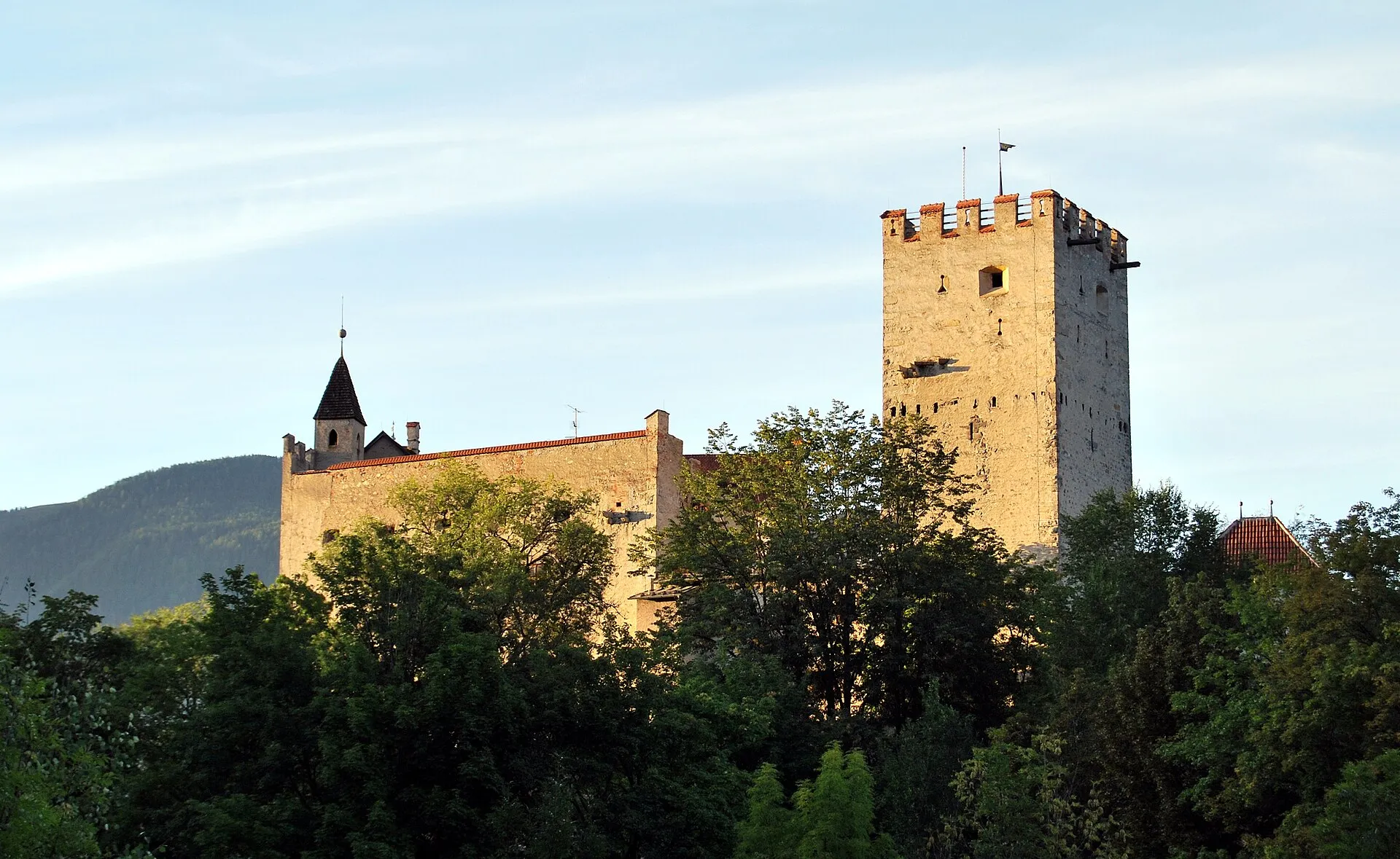 Schloss Bruneck im Abendlicht